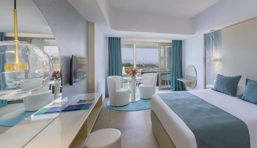 Junior Suite, Jetted Tub