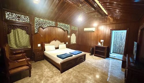 Luxury Cabin, 1 Double Bed, Non Smoking, Garden View