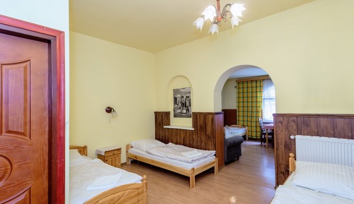 Room (5 people)