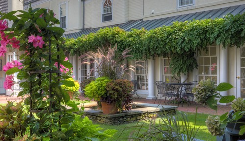 Queen Gardenside 4