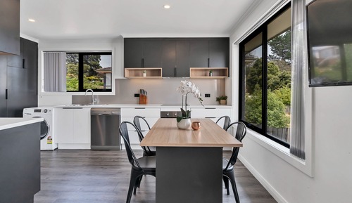 Superior Apartment, 2 Bedrooms, Kitchen, Mountain View