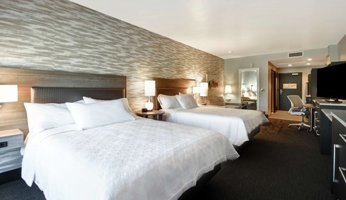 Premium Suite, 2 Queen Beds, Lake View