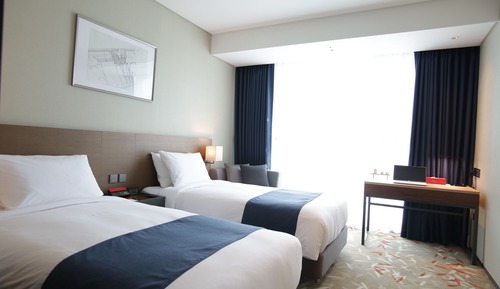 Standard Twin Room, City View