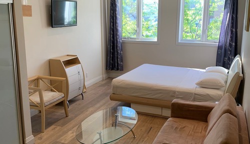 Deluxe 1 King Bed