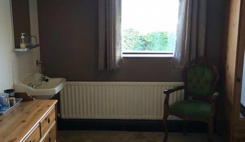 Single Room, Private Bathroom