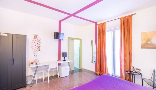 Comfort Room, Balcony (King)