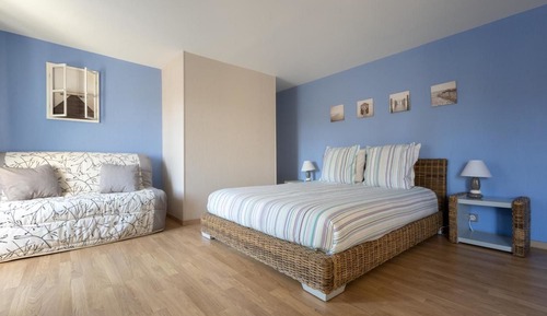 Quadruple Room (Jeanne)