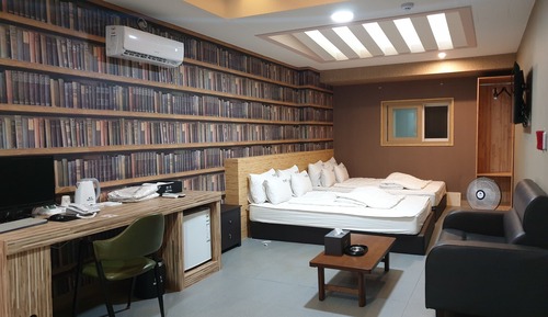 Premium Twin Room
