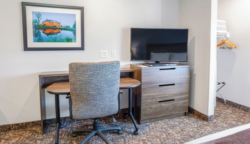 Room, 1 King Bed (Hearing, Recliner)