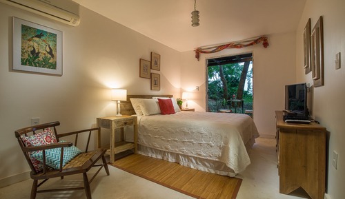 Bungalow, Garden View