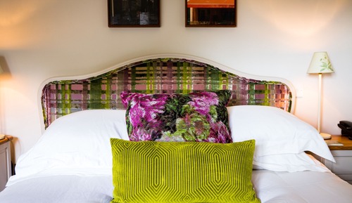 Basic Double Room (Apple)