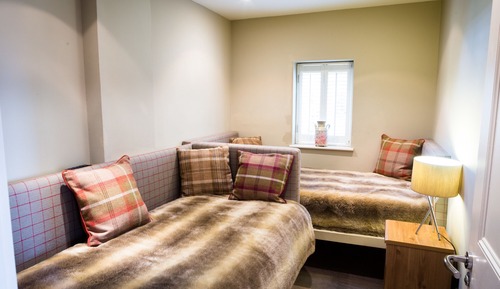 Family Studio (Chocolate)