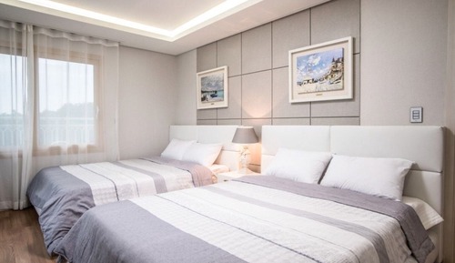 Room (Prestige)