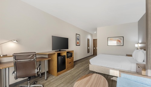 Standard Room, 1 King Bed, Accessible, Refrigerator & Microwave