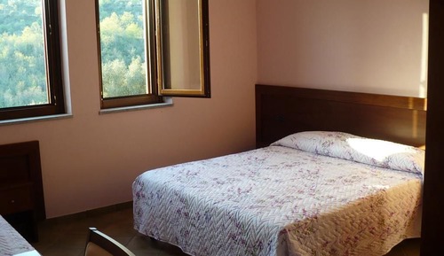Standard Triple Room, Garden View
