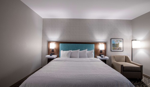 Room, 1 King Bed, Accessible, Bathtub (Hearing)