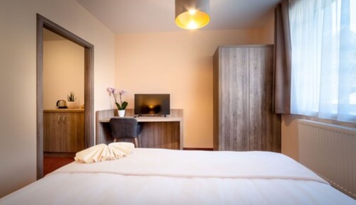 Economy Room