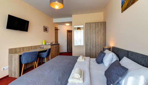 Double Room (extra bed)