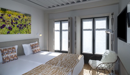 Double or Twin Room, City View (Varanda)