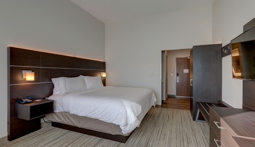Standard Room, 1 King Bed