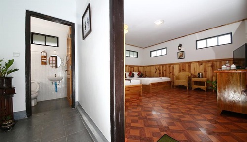 Deluxe King Room