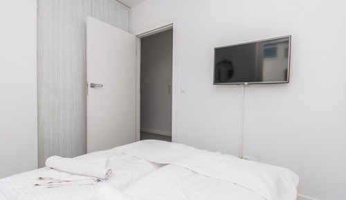 Apartment (3E)