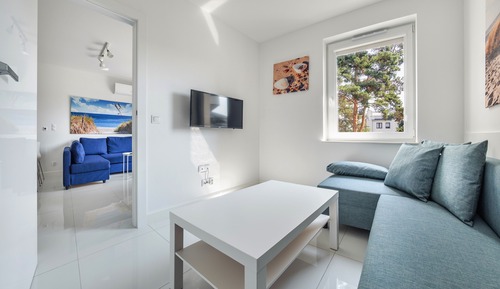 Apartment (220J)