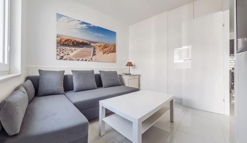 Apartment (225J)