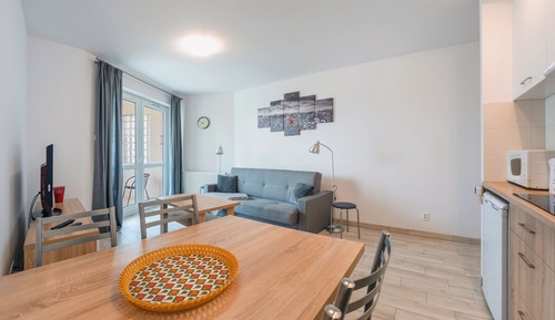 Apartment (28F)