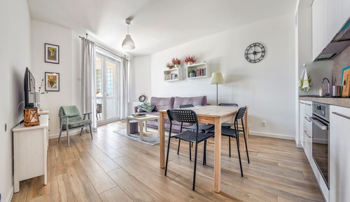 Apartment (25F)