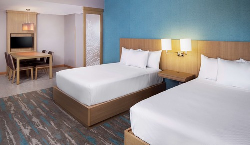 Suite (2 Double Beds and 1 Sofa Bed)