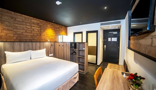 Standard Room, 1 Queen Bed