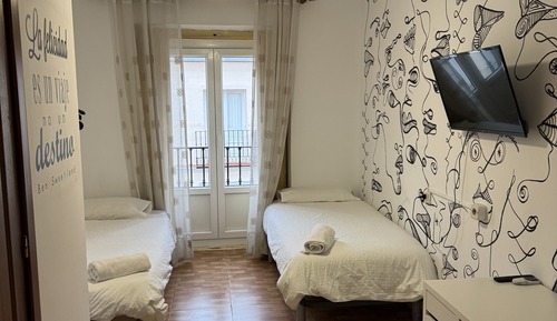Economy Twin Room, 2 Twin Beds, Private Bathroom