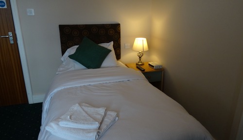 Single Room, Private Bathroom