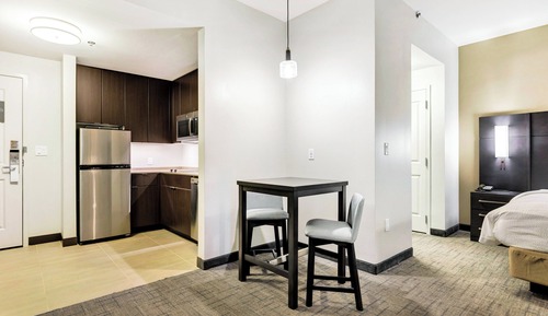 Studio, 1 King Bed, City View