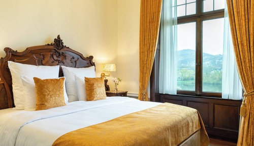 Deluxe Room, 1 King Bed, View