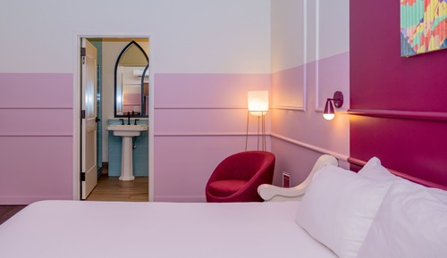 Room 1:6 - Interior King