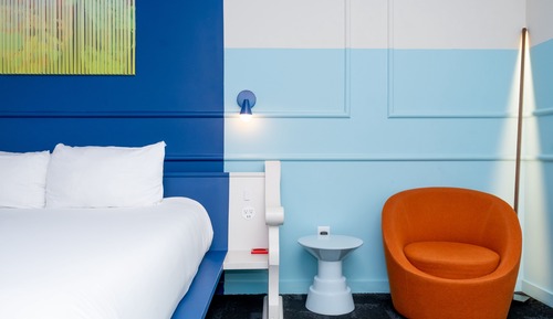 Room 2:2 - Interior King