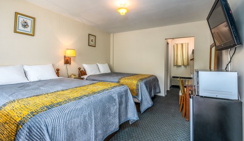 Basic Double Room, 2 Double Beds, Mountain View