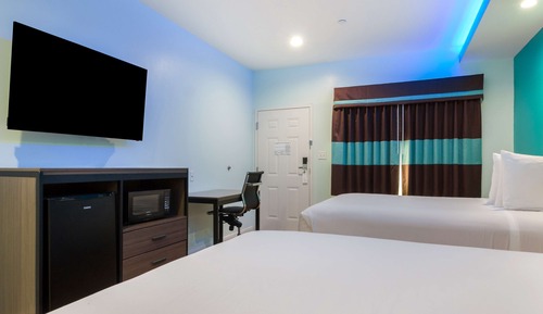 Room, 2 Queen Beds, Smoking