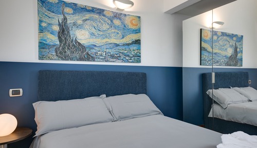 Single Room, Private Bathroom (Giuggiolo)