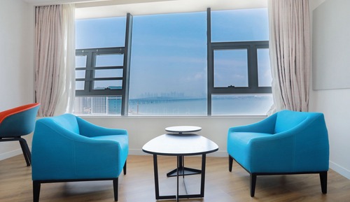 1 King Standard Seaview Extra Floor Space