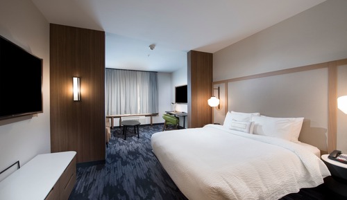 Suite, 1 King Bed, Non Smoking (Hearing Accessible)