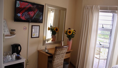 Luxury Twin Room (Room 4)