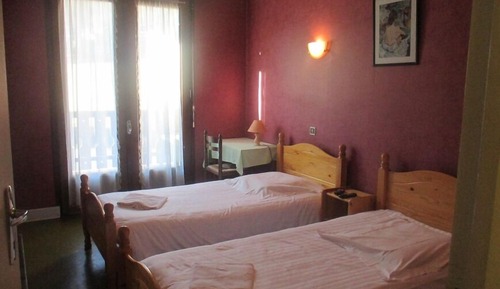 Twin Room, 2 Twin Beds, Non Smoking (5)