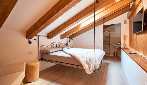 Honeymoon Room, 1 King Bed, Sauna