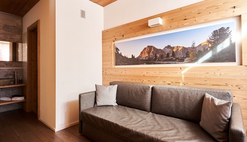 Superior Room, 1 King Bed, Non Smoking, Mountain View