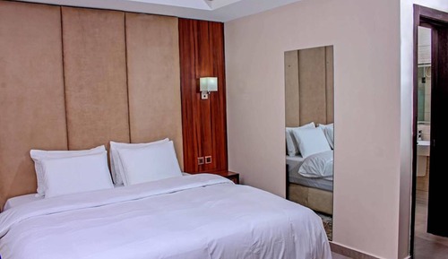 Suite, 1 Queen Bed, Non Smoking