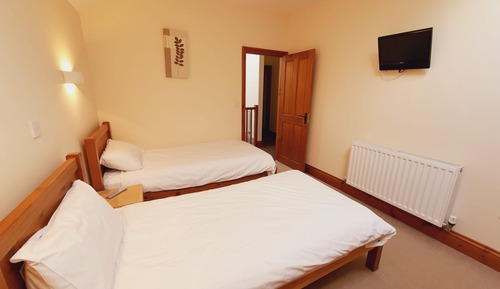 Exclusive House, 4 Bedrooms, Hot Tub, Garden Area