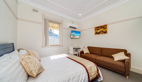 Deluxe Double Room 5